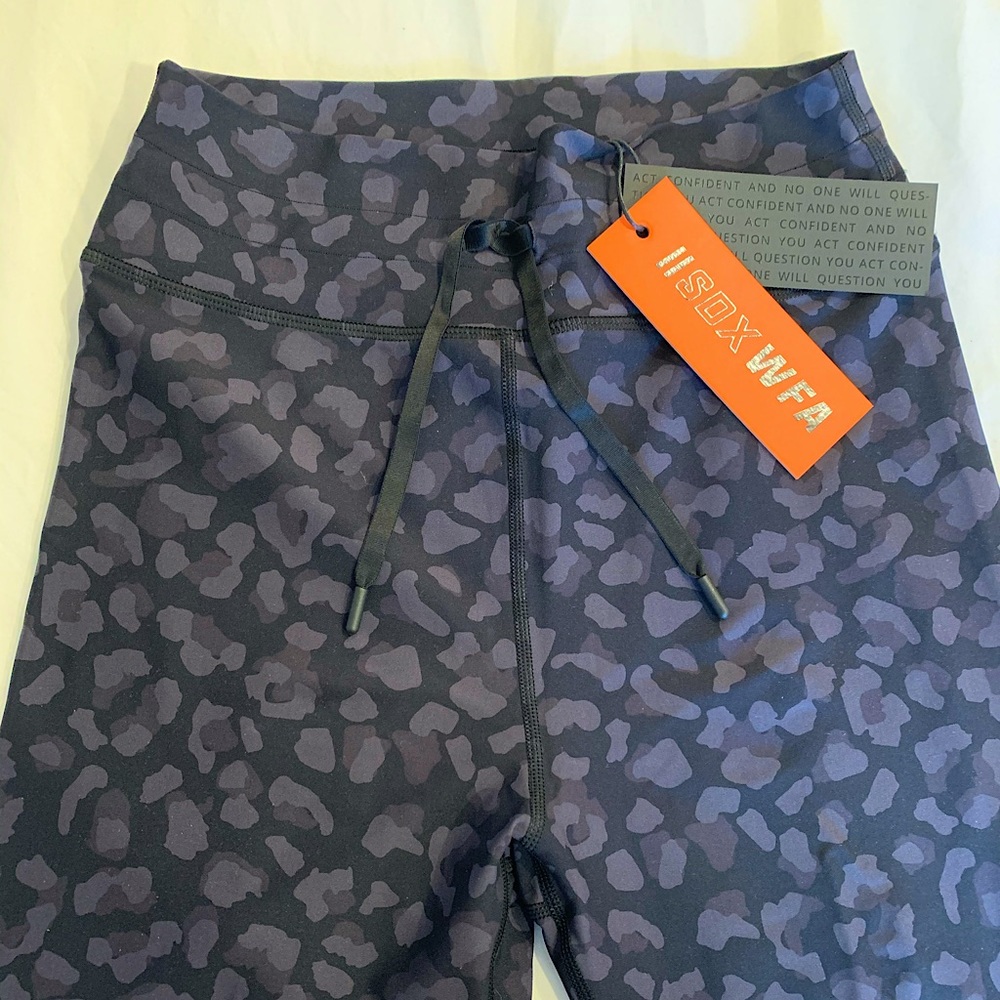 Sarah’s Day X White Fox Camo Soldier Leggings